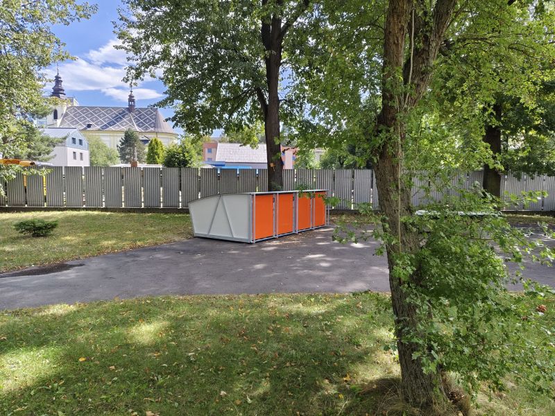 Bike Box - Frydek-Mistek, Zirafa - Integrated Care Centre